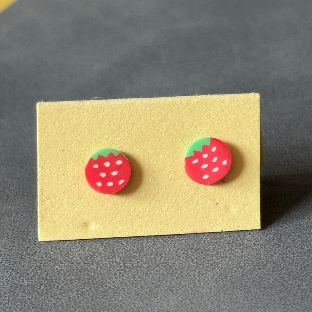 Clay 🍓Strawberry Stud Earrings for Kids